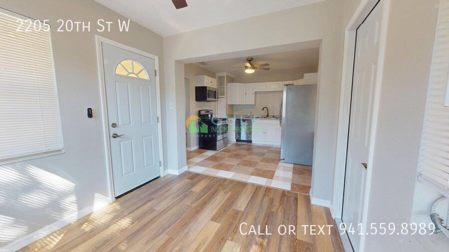 2205 20th St W - Photo 6 of 21