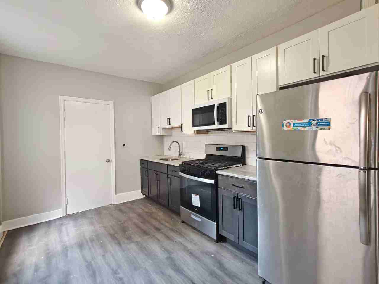 9 Randall Ave - Photo 3 of 10