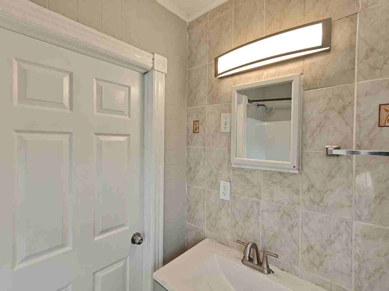 9 Randall Ave - Photo 6 of 10