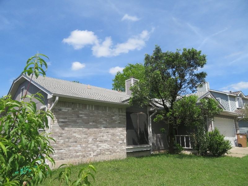 1104 Larkins Ln - Photo 2 of 3