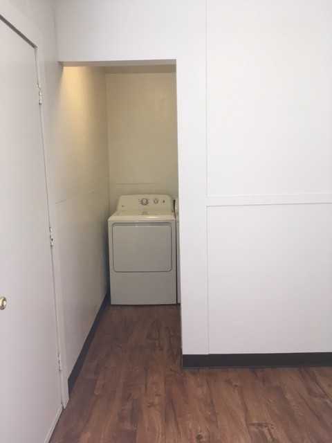 507 W 1st St - Photo 4 of 10