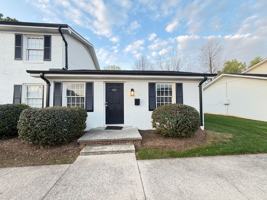 featured image of 1300 Oakwood Ave