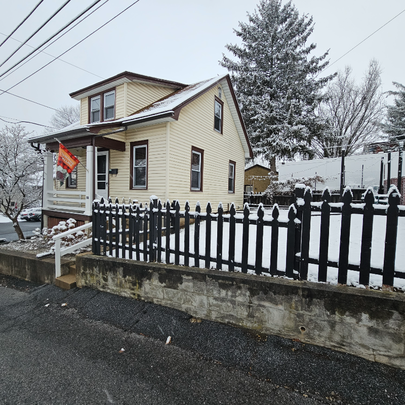 8 Broad St #B - Photo 2 of 14