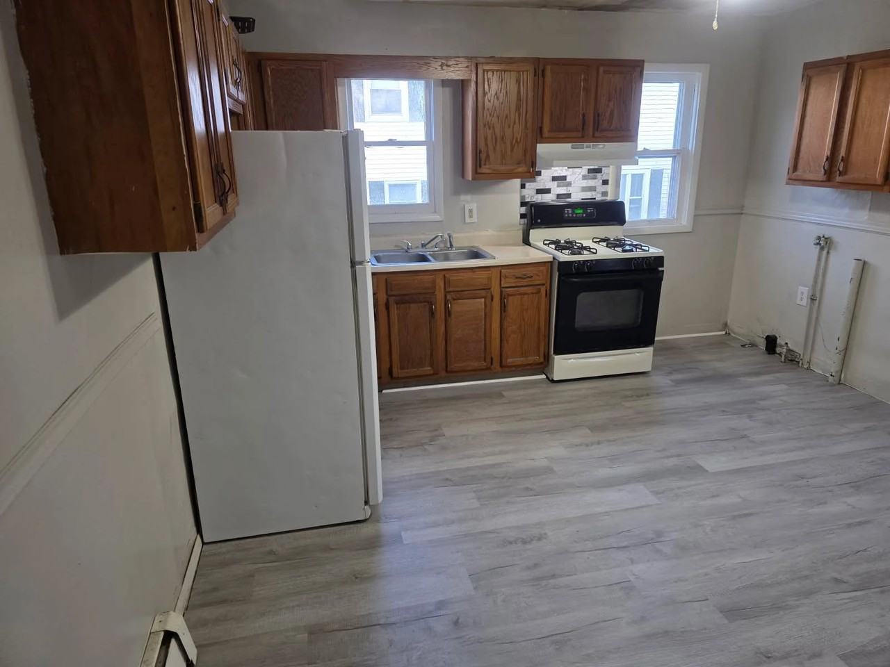 109 1/2 Penn St - Photo 2 of 14