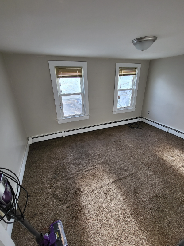 109 1/2 Penn St - Photo 6 of 14