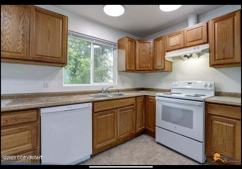 814 N Bunn St #4 - Photo 3 of 6