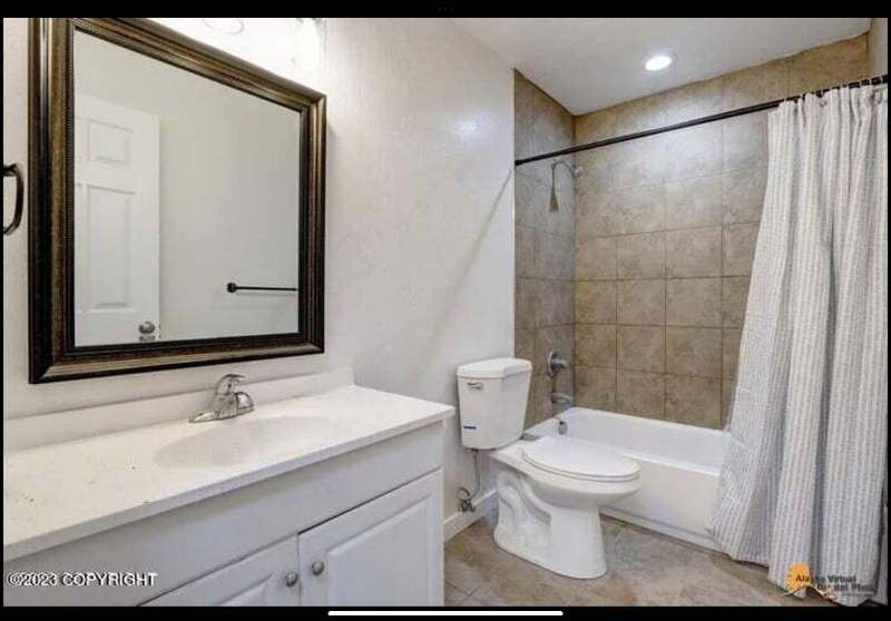 814 N Bunn St #4 - Photo 5 of 6