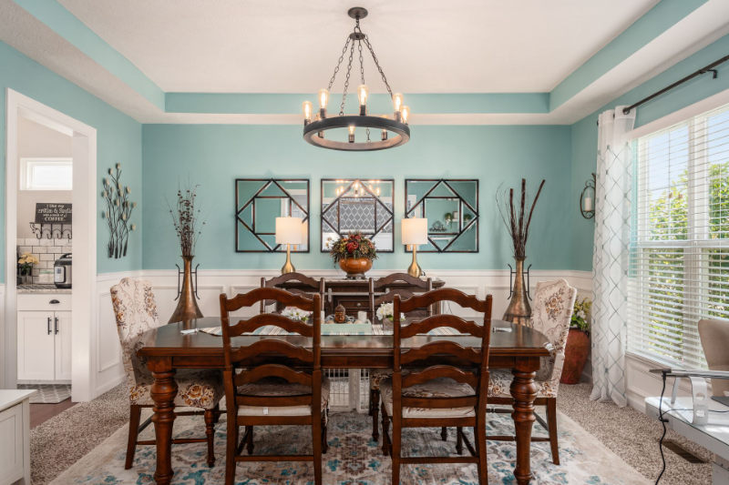 5601 Mercier St - Photo 4 of 25