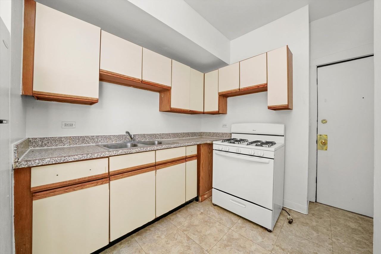 1530 Kedzie LLC - Photo 7 of 38