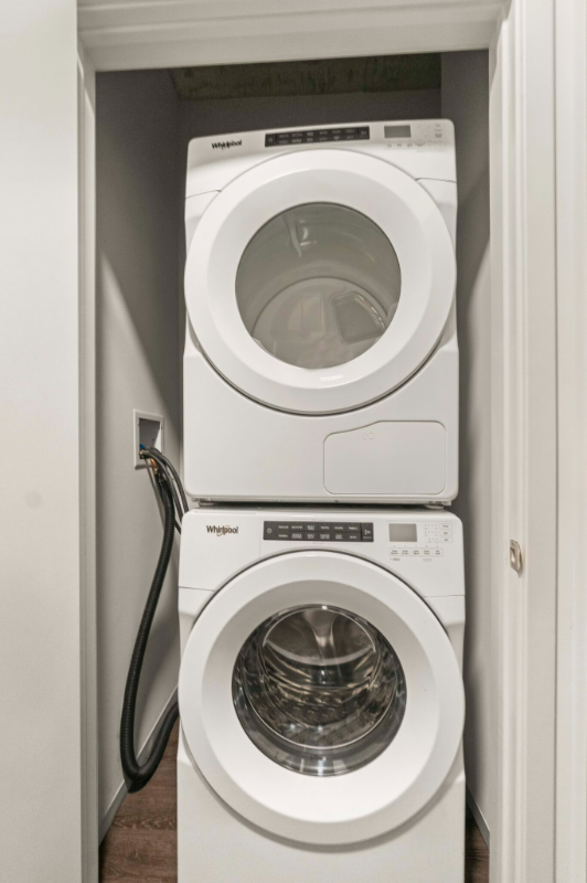 713 S Clark St - Photo 6 of 13