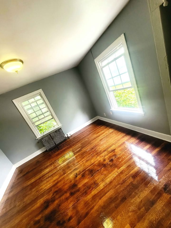 609 Cooke St - Photo 3 of 5