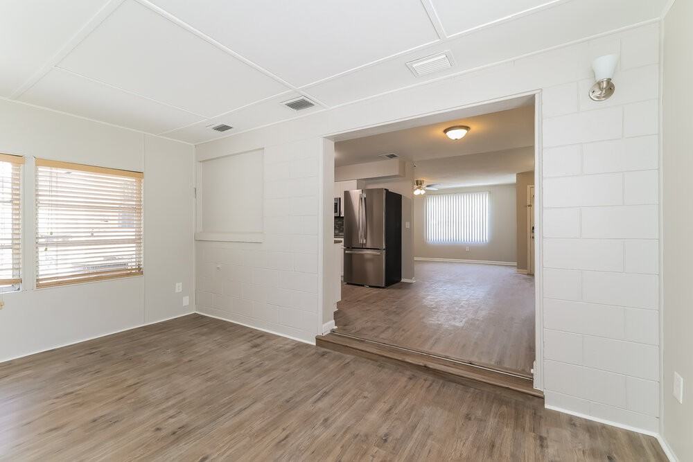 309 Vaniman Ave - Photo 5 of 16