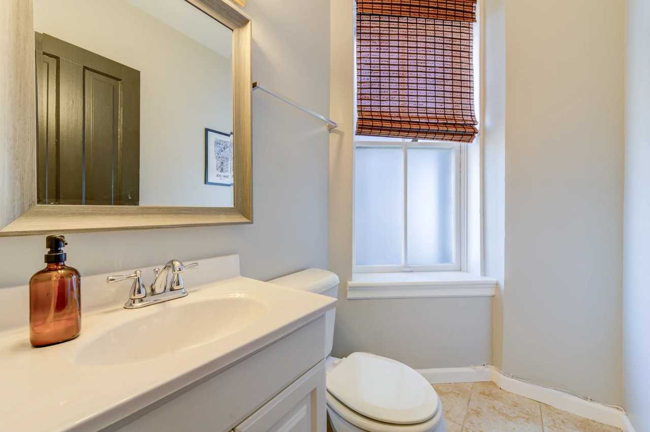 1709A S 9th St - Photo 6 of 12