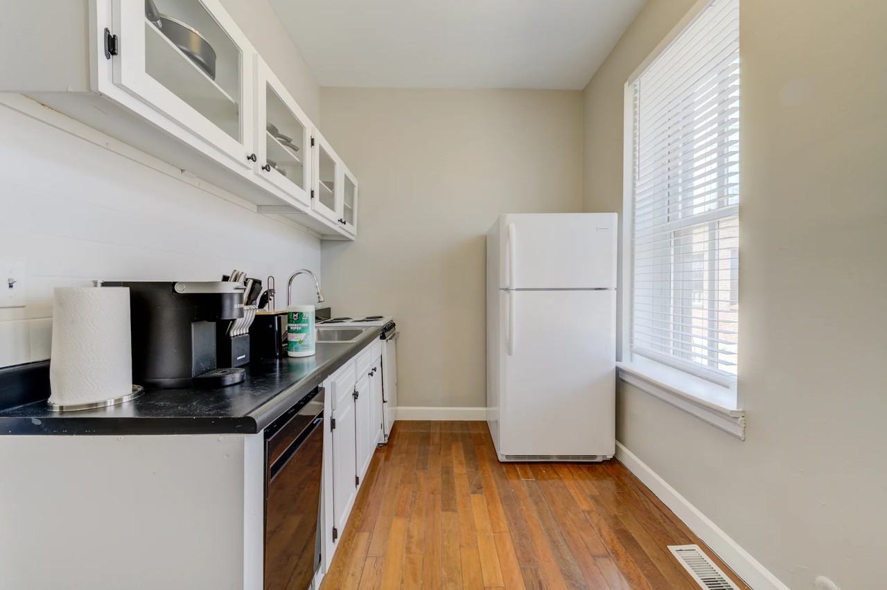 1703 S 9th St - Photo 4 of 9