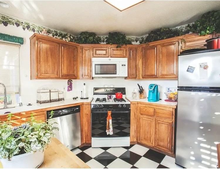 7643 Haven Ave #B - Photo 3 of 13