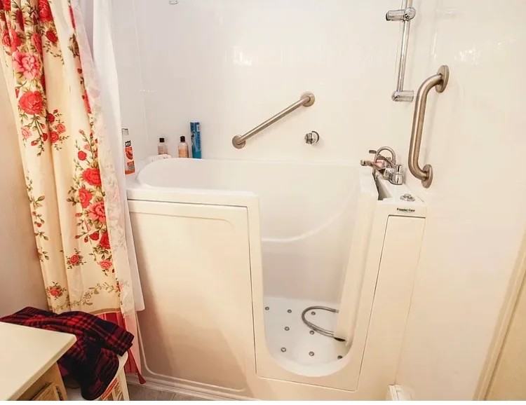 7643 Haven Ave #B - Photo 6 of 13