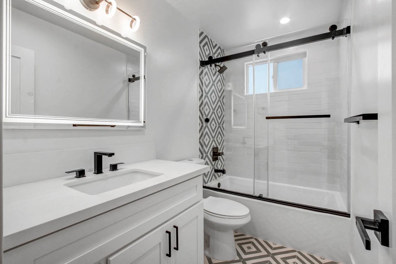 514 N Hayworth - Photo 4 of 16
