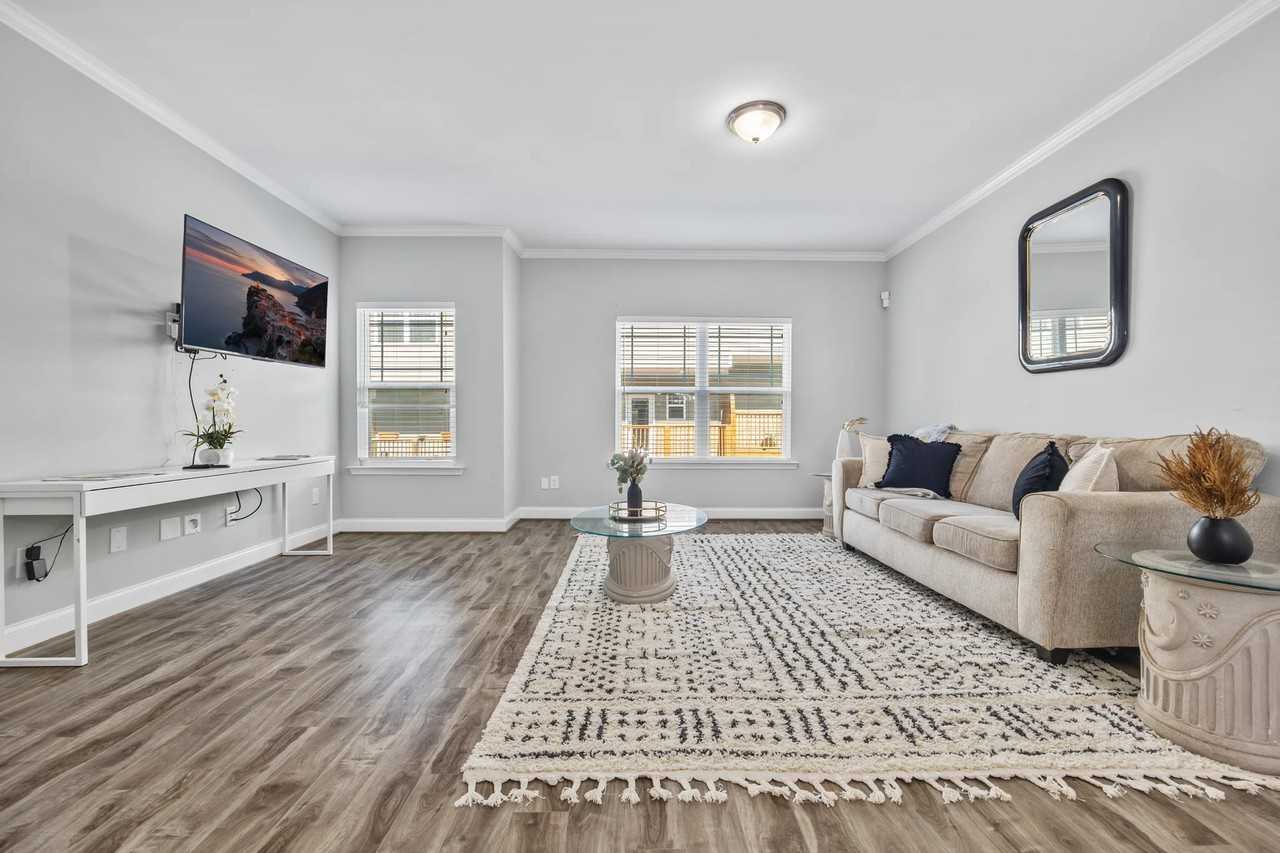 1365 Memorial Dr Se #9 - Photo 2 of 19