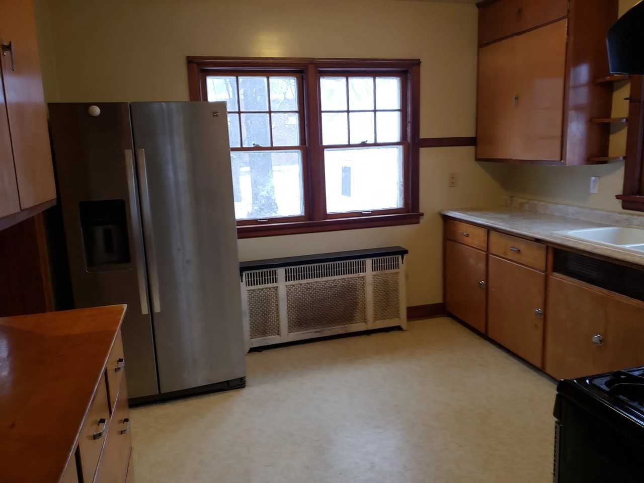 1327 S Alicia Dr - Photo 6 of 8