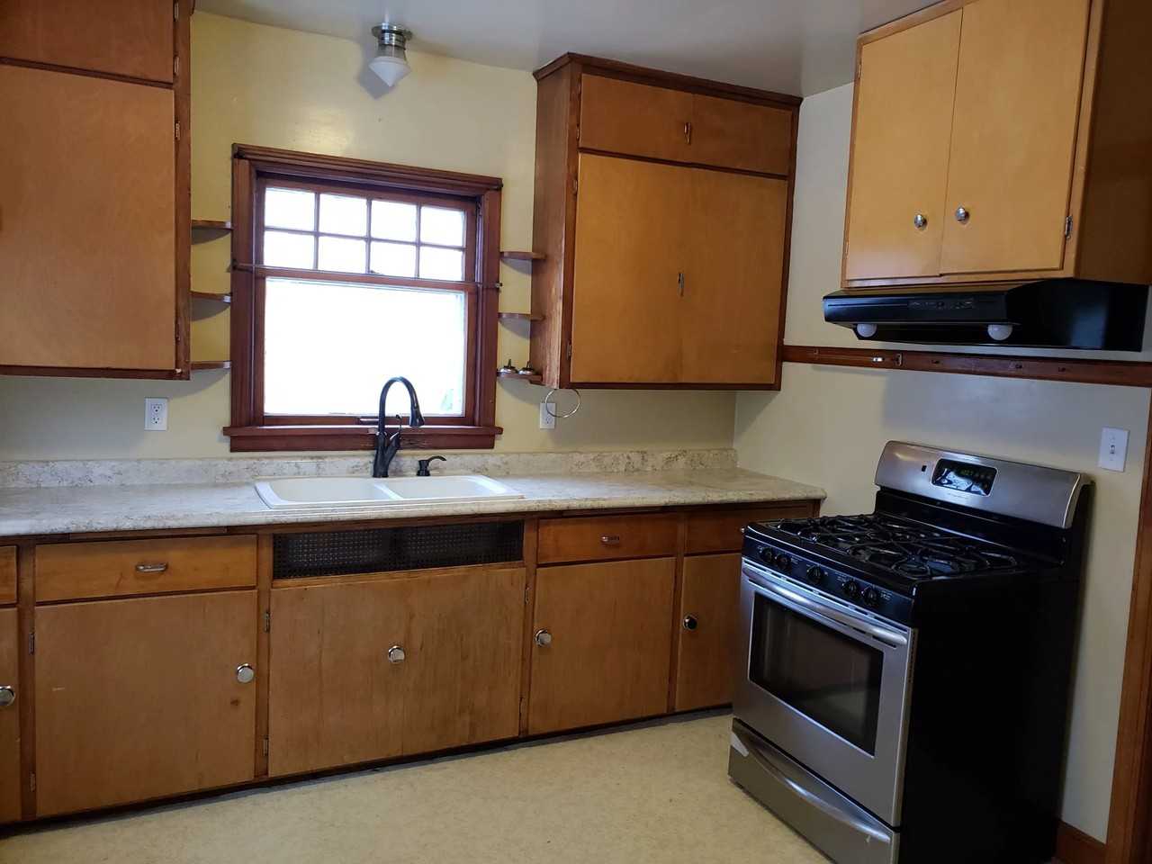 1327 S Alicia Dr - Photo 7 of 8