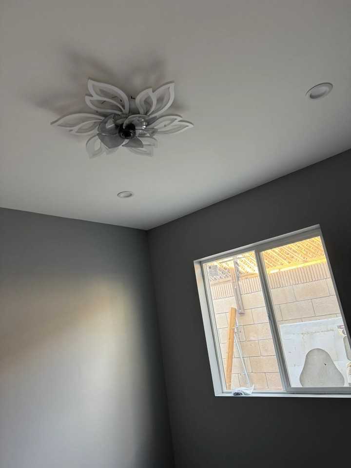 10503 Woodley Ave - Photo 4 of 10