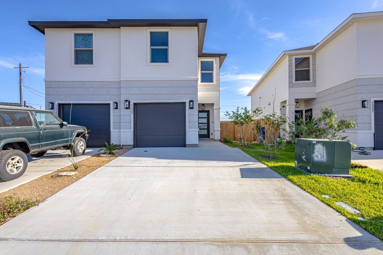 5227 Vista Trail Dr - Photo 2 of 20