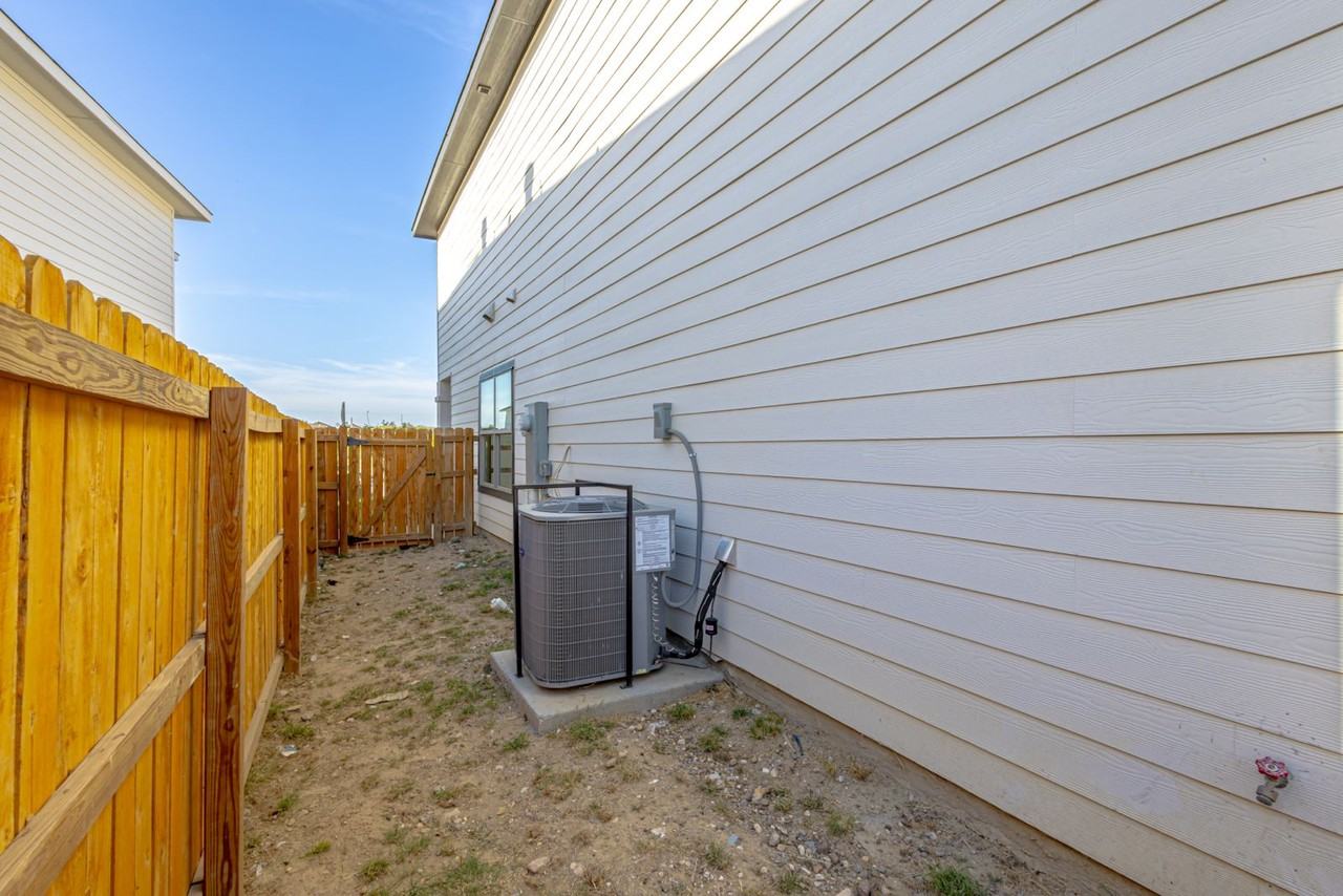 5227 Vista Trail Dr - Photo 4 of 20