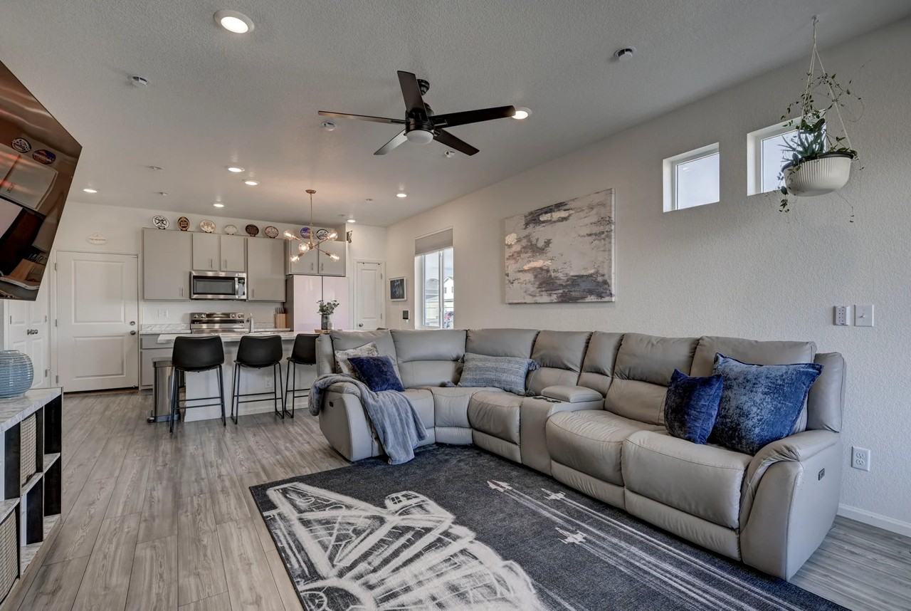 5832 Dakan Loop - Photo 3 of 11