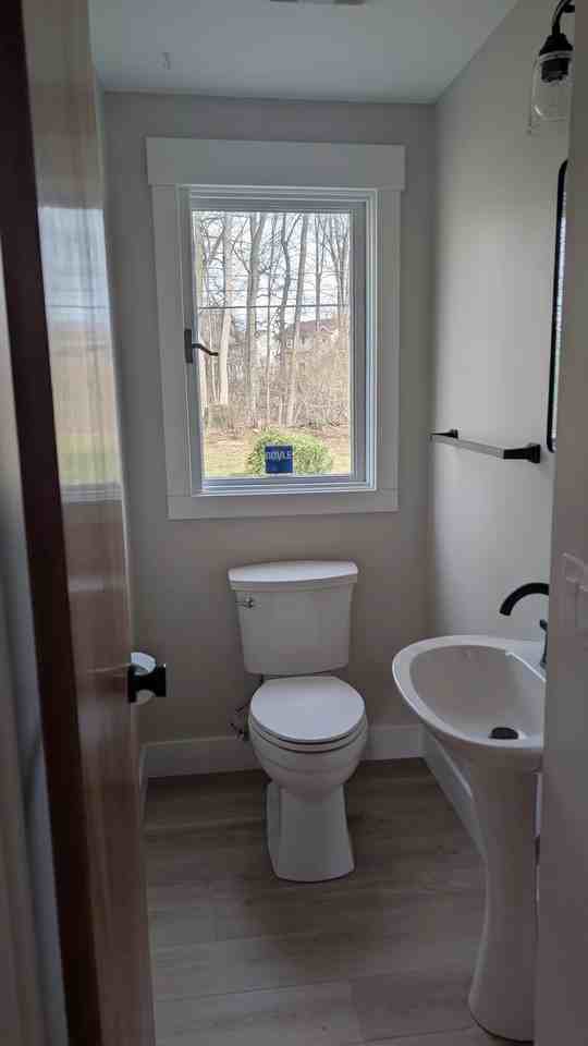 000 E Main St - Photo 4 of 17