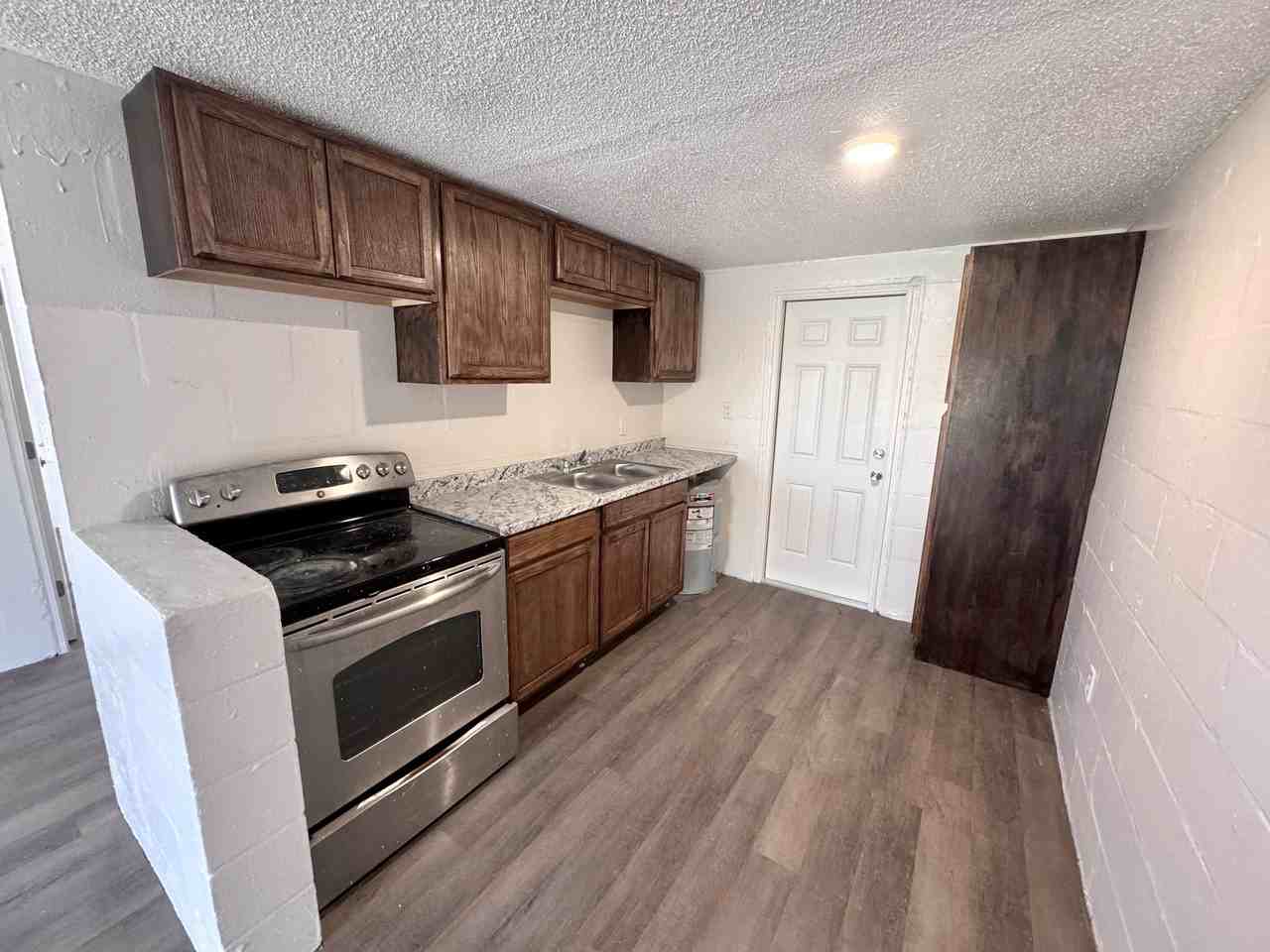 116 12th St W #116 - Photo 4 of 12