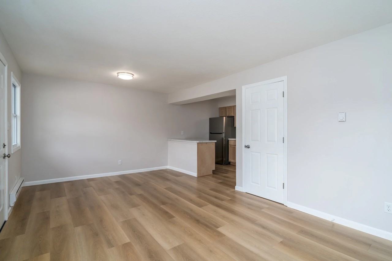 1114 N 39th St - Photo 3 of 12