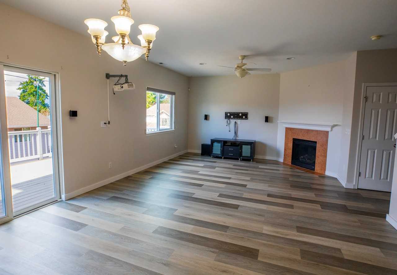 20423 124th Ave Ne - Photo 2 of 17