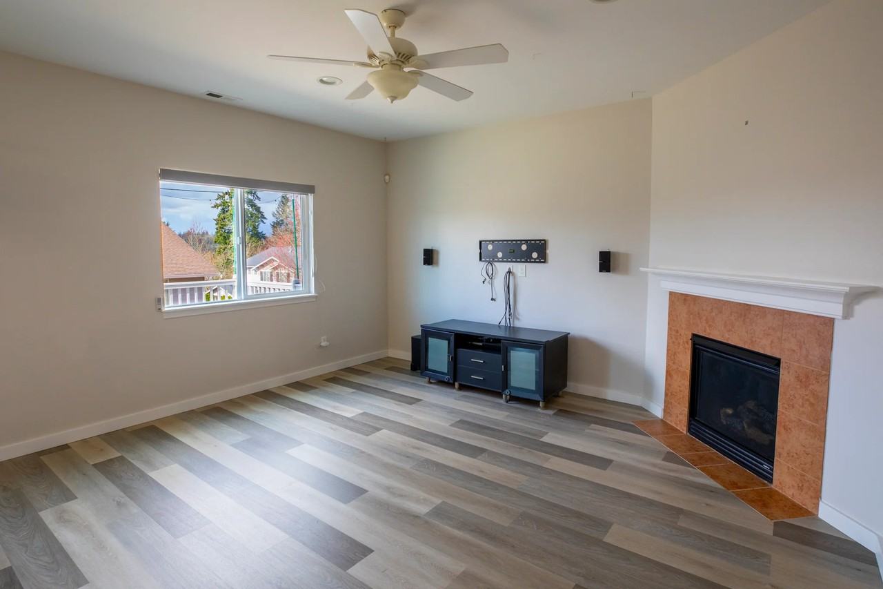 20423 124th Ave Ne - Photo 3 of 17