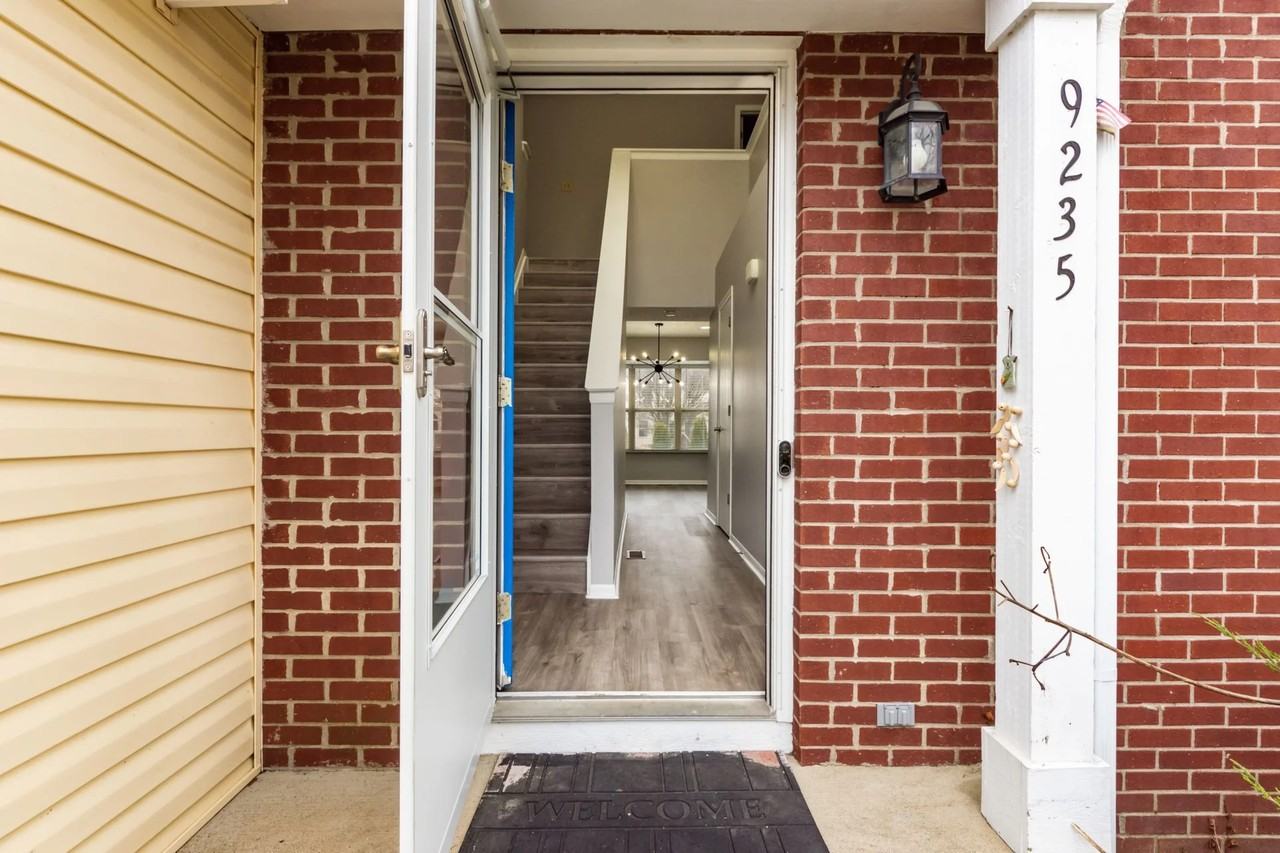 9235 Tahoma St - Photo 4 of 42