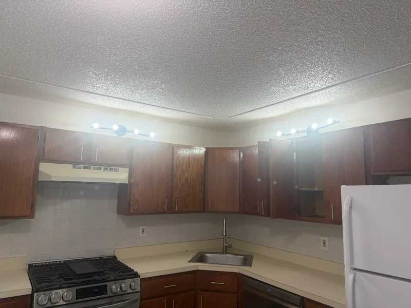 436 Danbury Ln - Photo 6 of 34