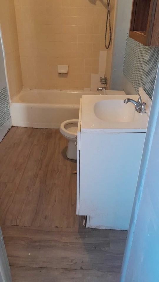 602 Henry St #2E - Photo 5 of 5