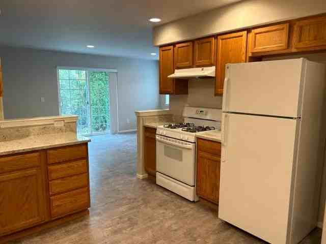 1211 E Indiana St - Photo 4 of 6