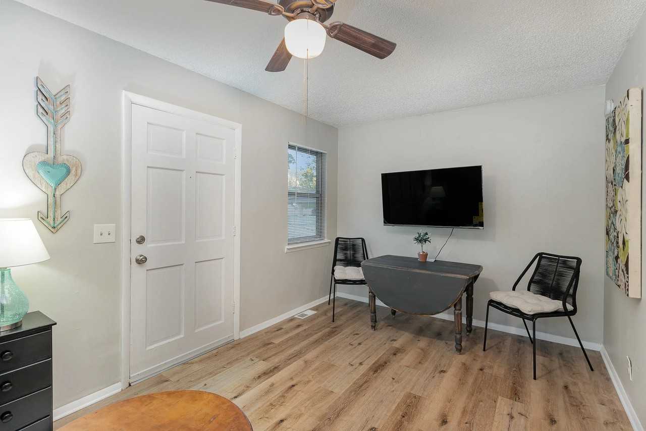 341 Valeria St - Photo 4 of 19