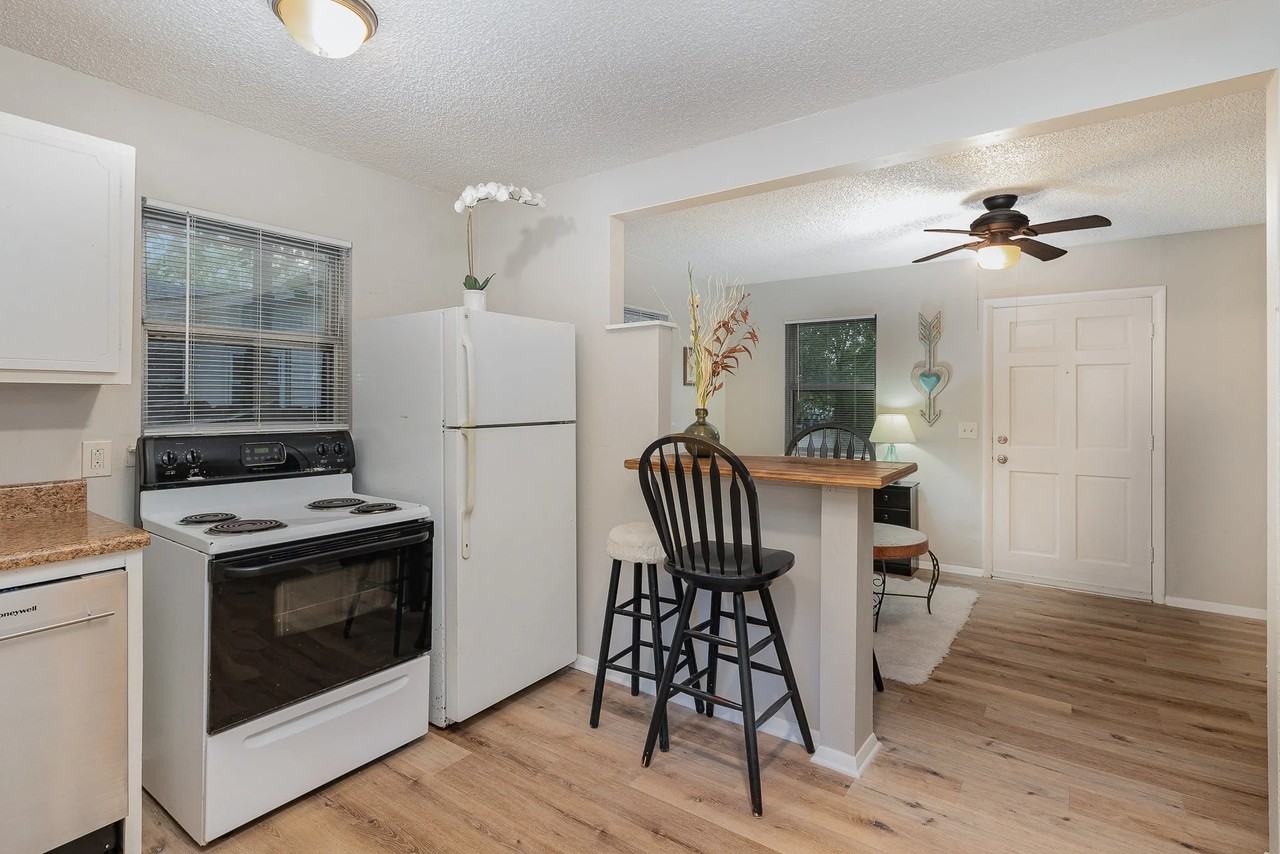 341 Valeria St - Photo 6 of 19