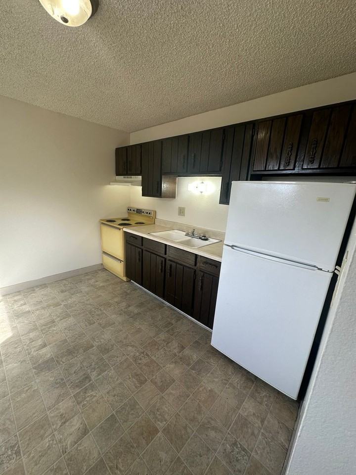 BR2215 - Photo 6 of 20