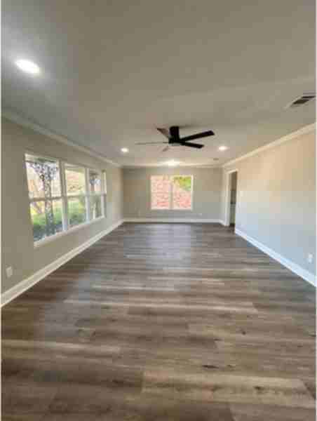 2712 Broadway St - Photo 5 of 16