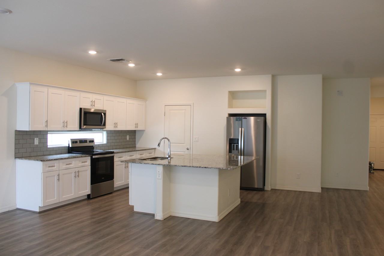 1672 W Aztec Dr #NA - Photo 5 of 9