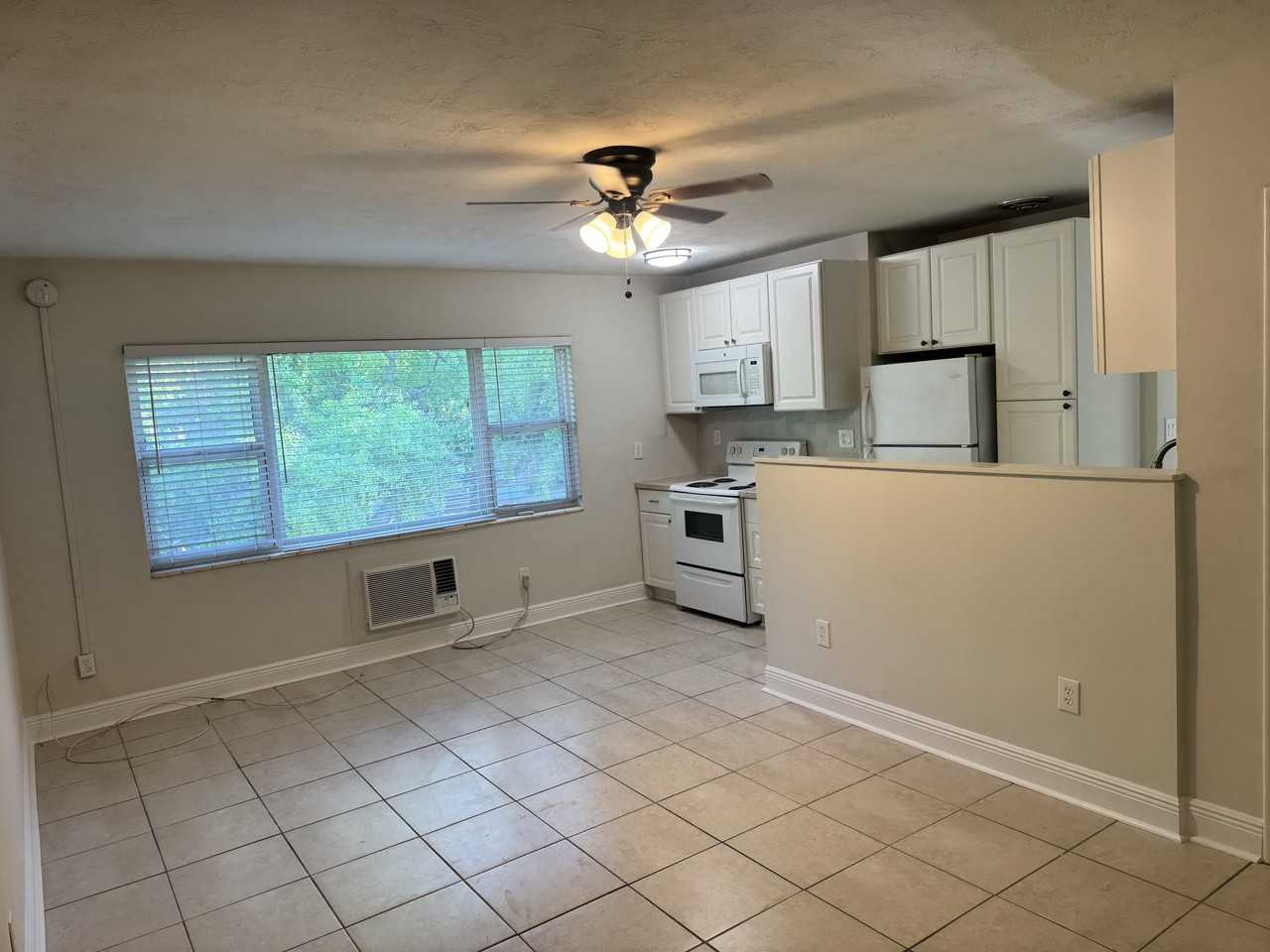 900 1st St N #7 - Photo 3 of 10