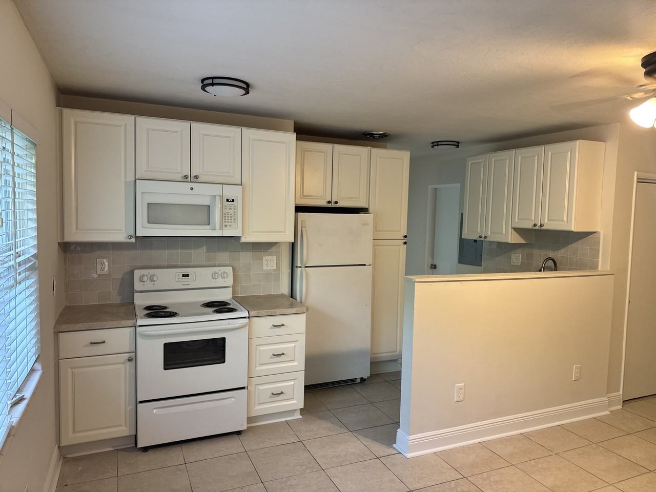 900 1st St N #7 - Photo 6 of 10