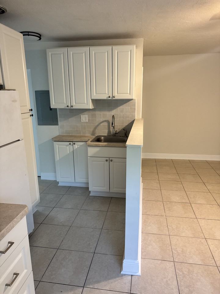 900 1st St N #7 - Photo 7 of 10