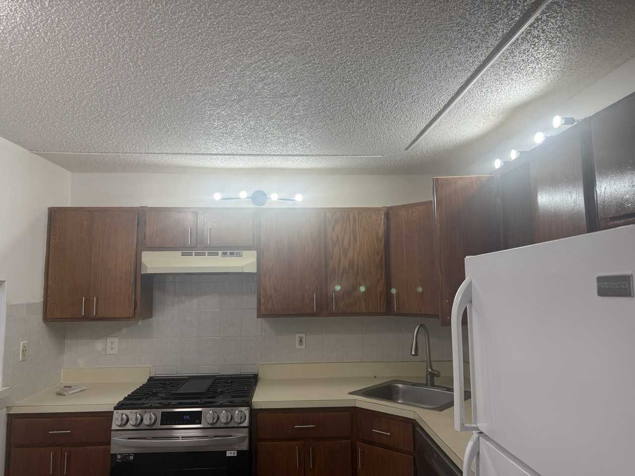 436 Danbury Ln #436 - Photo 3 of 35