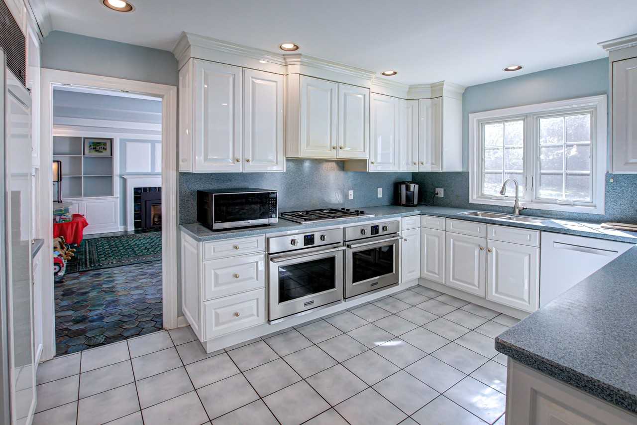 18220 Parkland Dr #NA - Photo 5 of 24