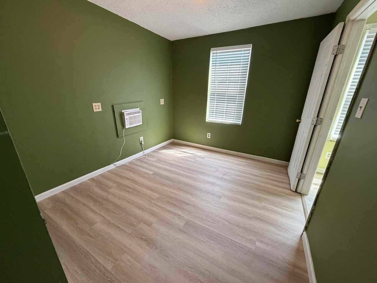 5103 N Main St #B - Photo 3 of 8