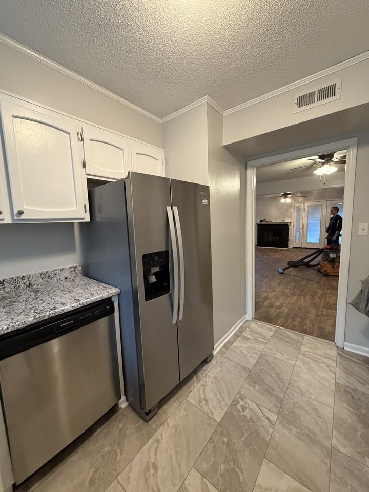 203 Crawford Creek Dr #203 - Photo 3 of 16