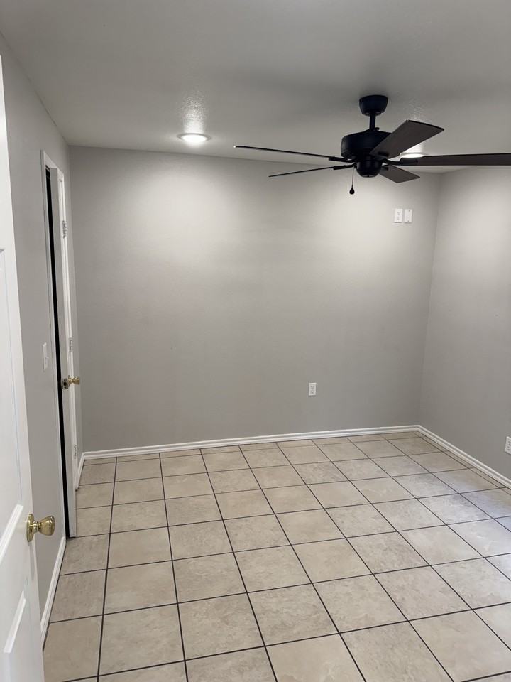 1090 N Walnut St #NA - Photo 6 of 8